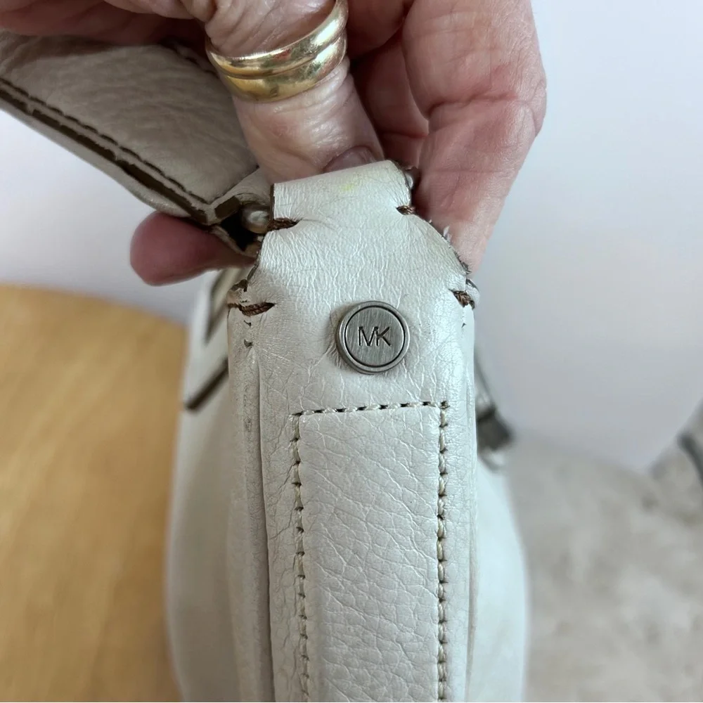 Michael Kors White Shoulder Bag with‎ Silver Hardware